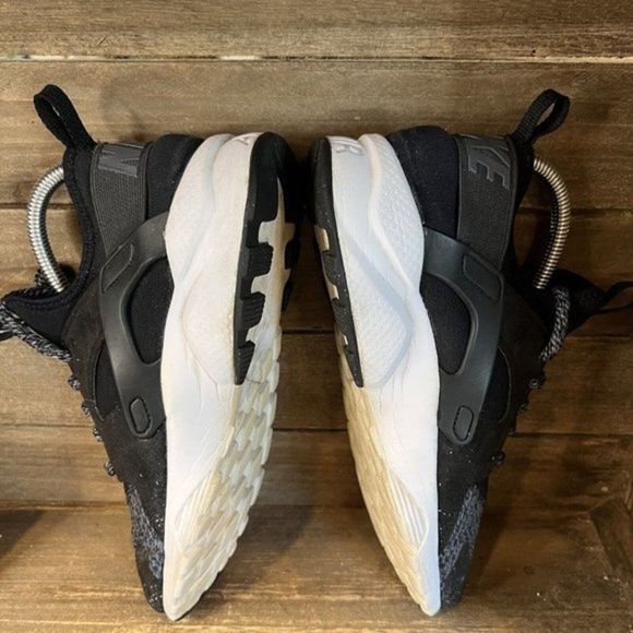 Womens Nike Air Huarache Run Ultra SE Black Athletic Running Shoes Sneakers 7.5 - Picture 4 of 6